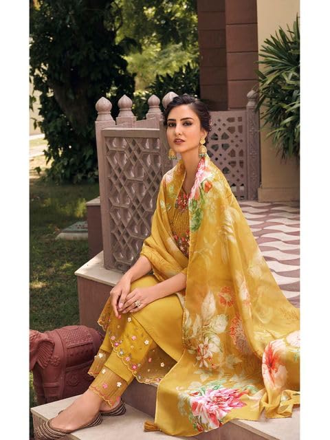 beautiful kurti with pant and dupatta