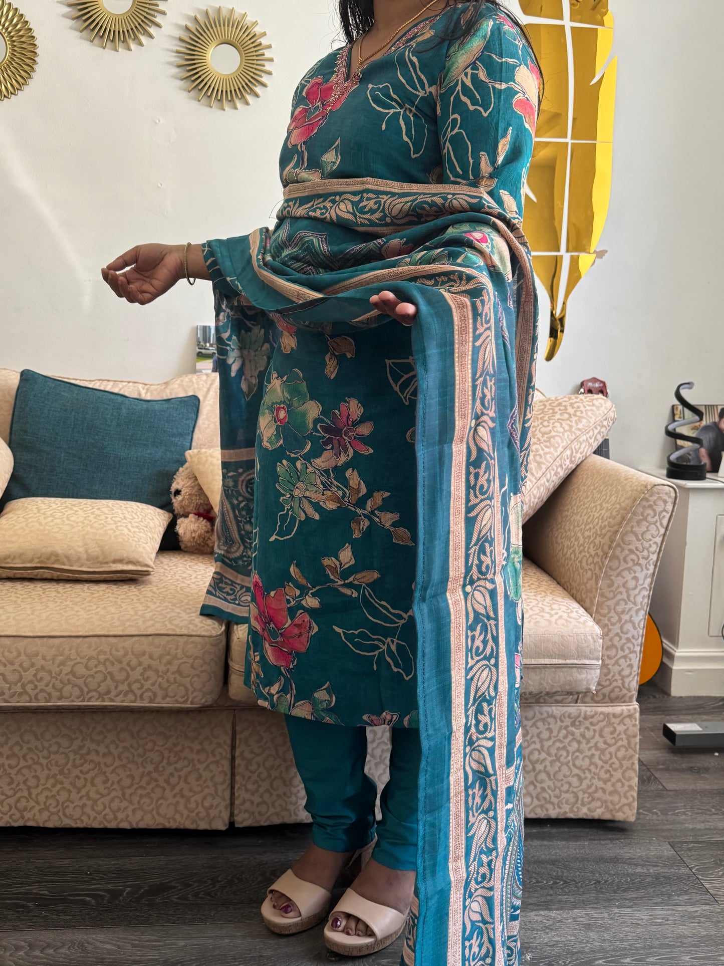 CHURIDAR SET