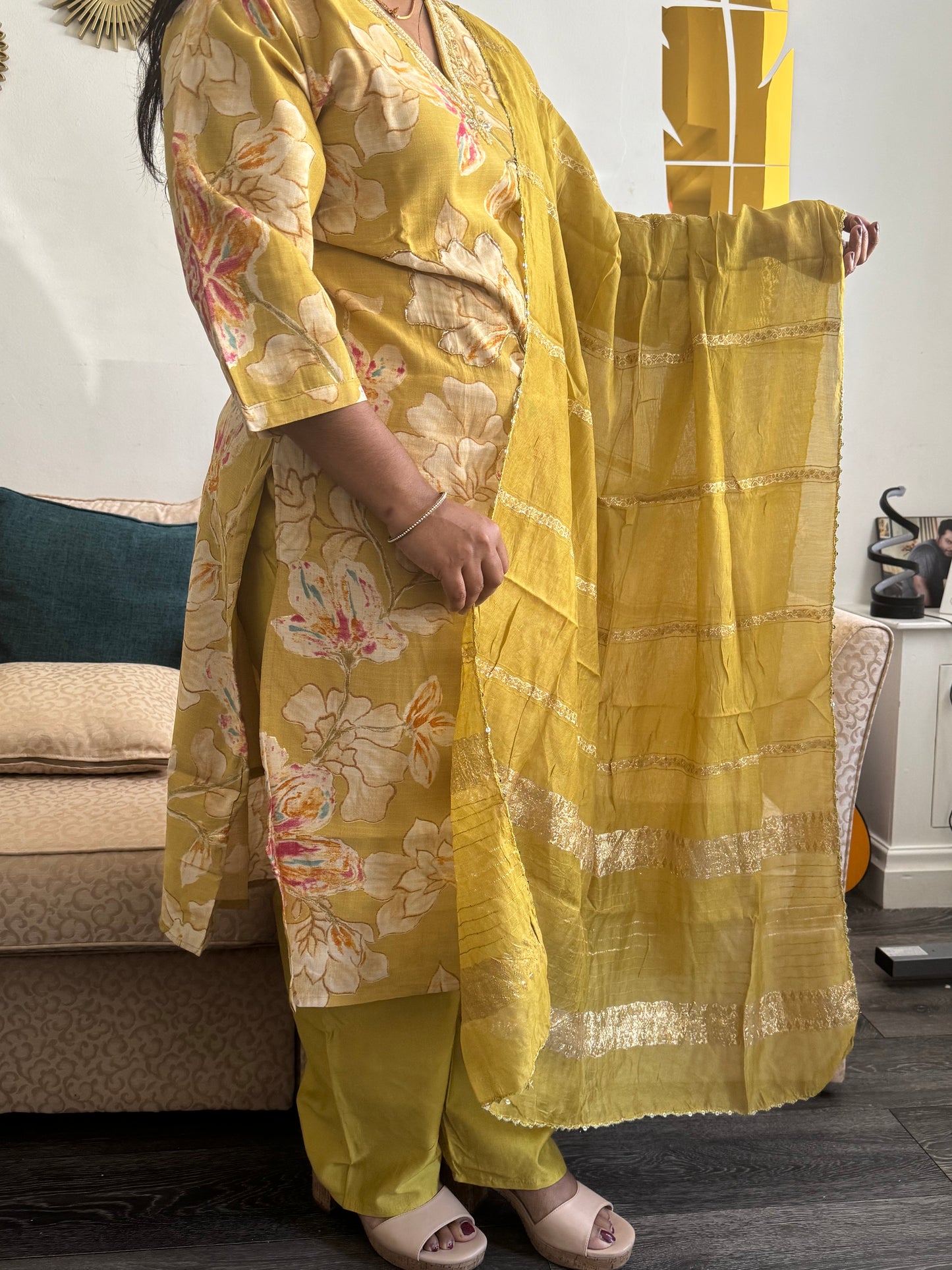 CHURIDAR