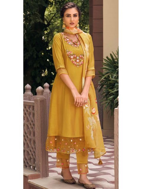 beautiful kurti with pant and dupatta